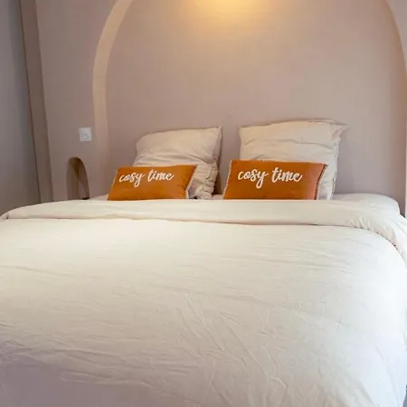 Sauna King Size Bed & Equipped Kitchen * Armentières