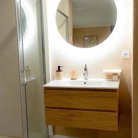 Apartment Sauna King Size Bed & Equipped Kitchen *