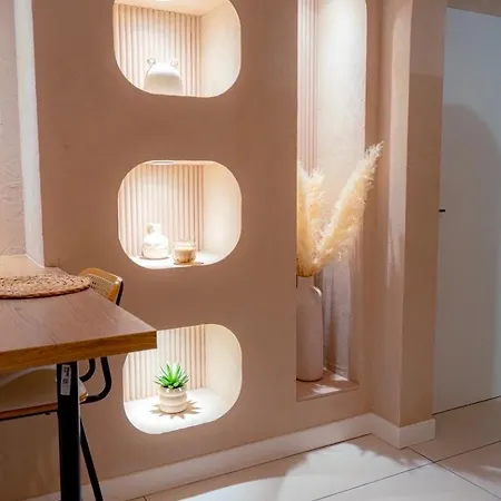 Sauna King Size Bed & Equipped Kitchen Apartment *