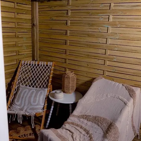 Sauna King Size Bed & Equipped Kitchen شقة Armentières