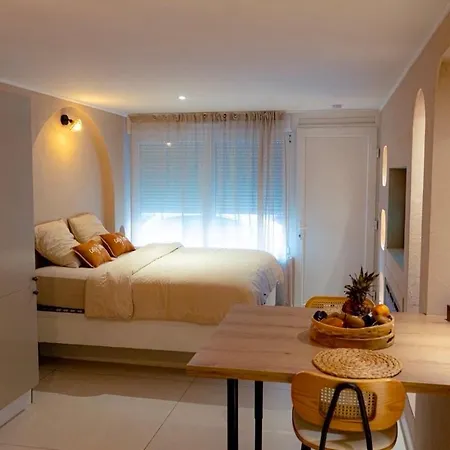 Apartment Sauna King Size Bed & Equipped Kitchen