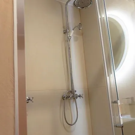 Sauna King Size Bed & Equipped Kitchen * Armentières