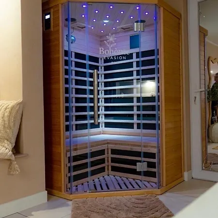 Apartment Sauna King Size Bed & Equipped Kitchen *