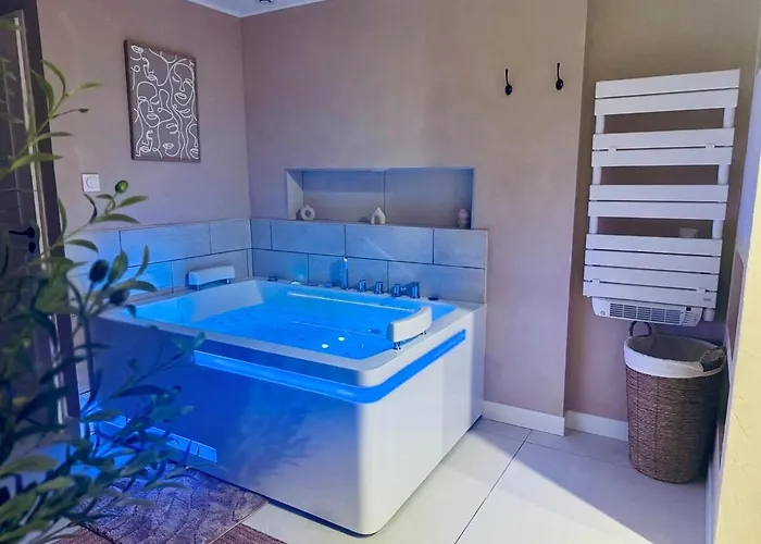 Sauna King Size Bed & Equipped Kitchen * Armentières